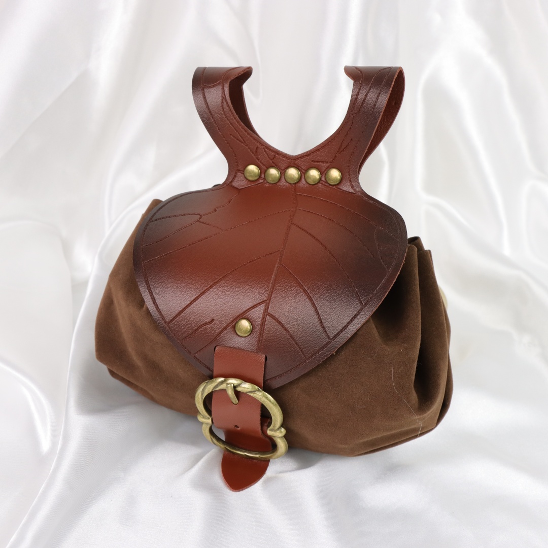 Halloween Medieval Leaf Shape  - огляд і ціна Cocktail Shaker Set
